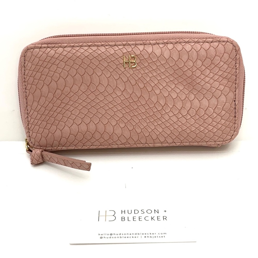 Hudson & Bleecker Women's Blush Smartphone Wallet NWT